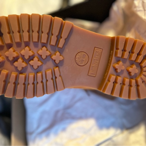 Big Kids Timberland - Picture 3 of 4